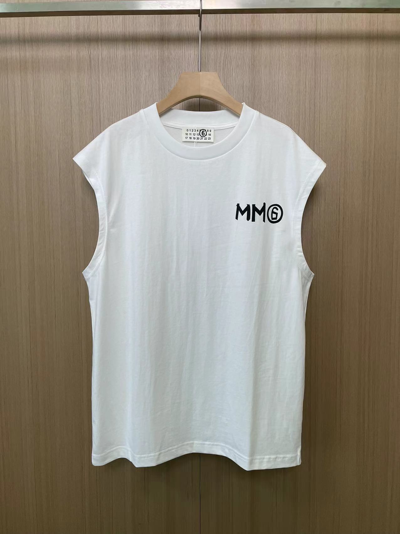 马吉拉MM6印花背心经典配色简单穿搭即可出门炸街黑白双色男女同款码数S-XL