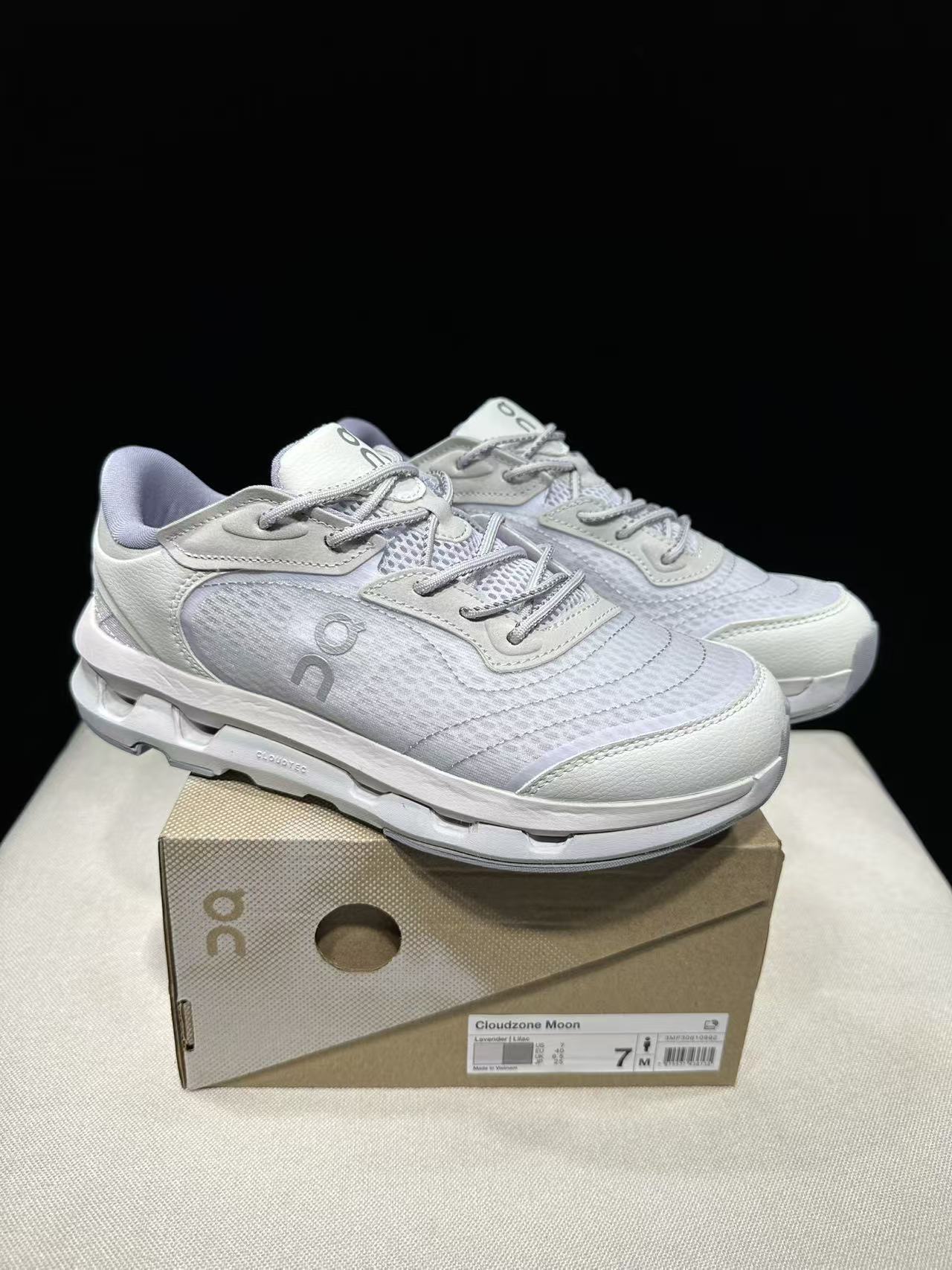 ON 클라우드존 문 러닝화 102771 이미지 4