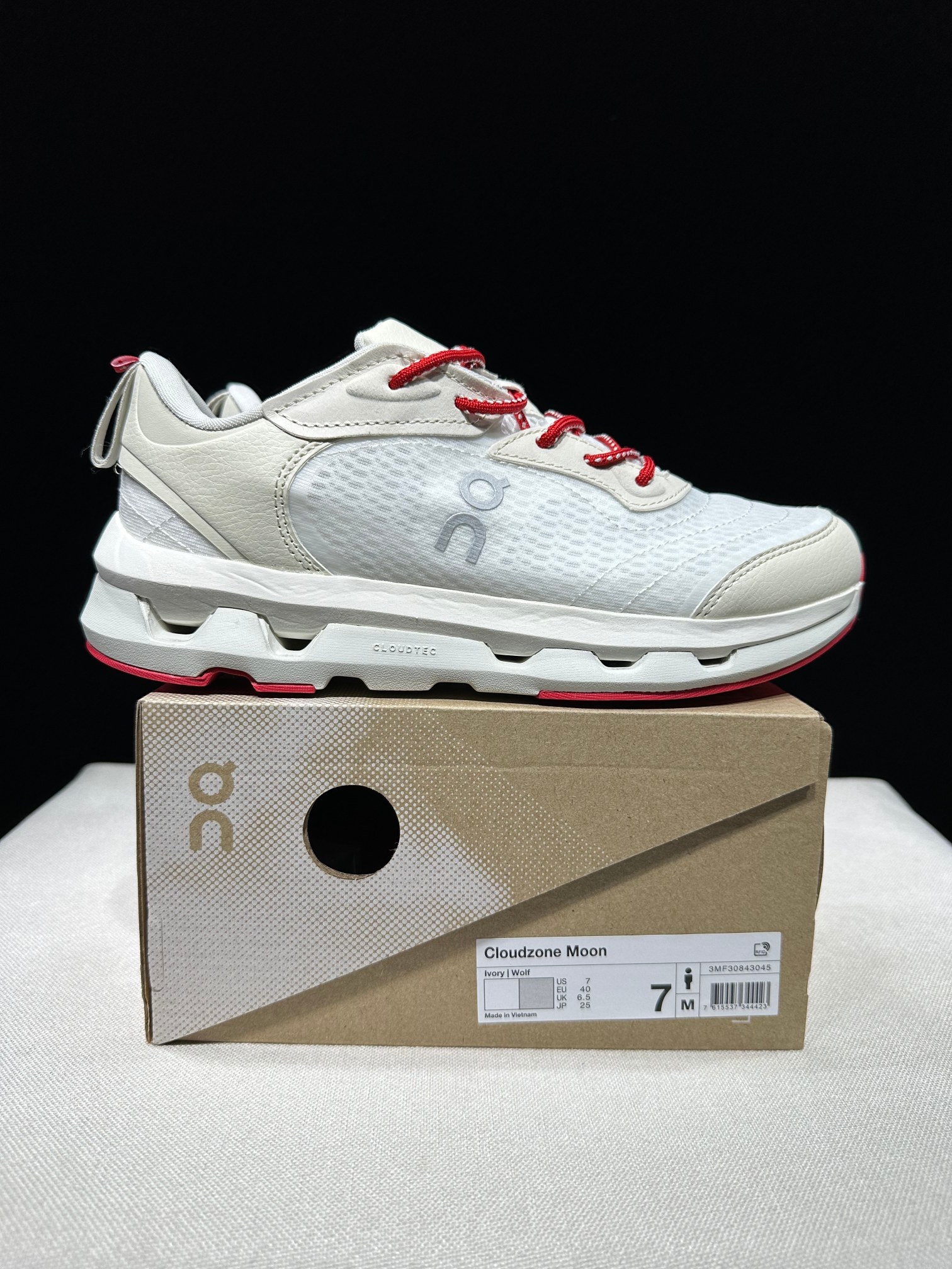 ON 클라우드존 문 러닝화 102770 이미지 3