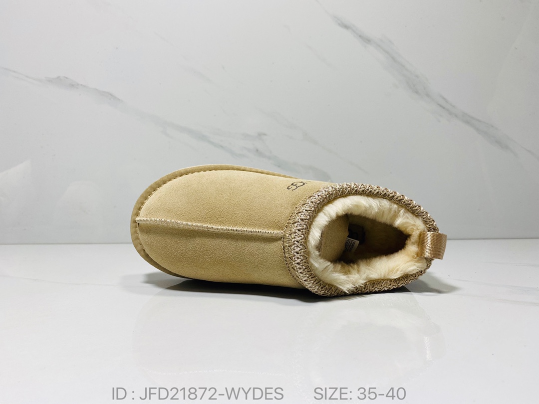 价格：150💰
简介：Ugg 冬季加绒加厚雪地靴 周冬雨同款 羚羊棕羊毛材质厚底短靴 
尺码:35～40码  
编码：JFD21872-WYDES