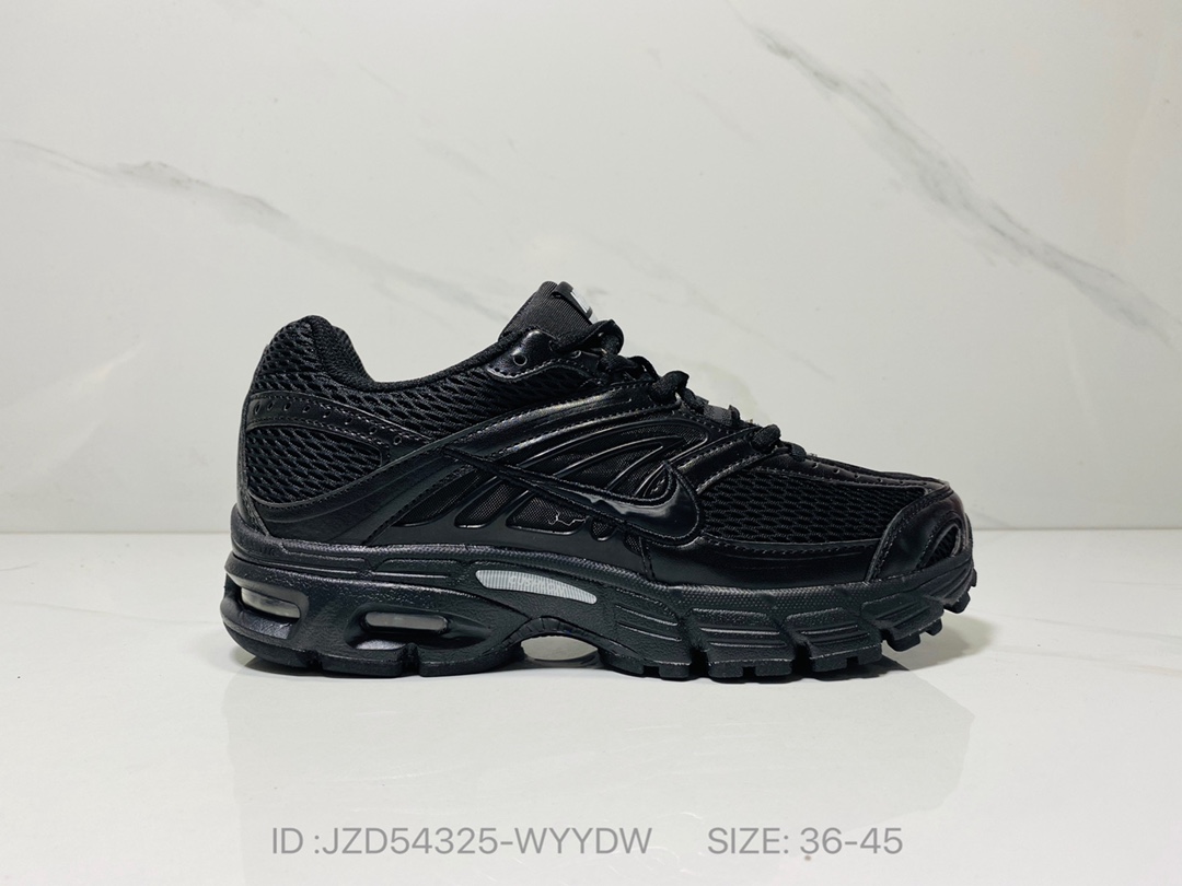 价格：130💰 简介：真标✅耐克 Nike Air max MOTO 2K 舒适百搭防滑耐磨 低帮跑步鞋 舒适有型适合日常穿着 该鞋款延续千禧年经典设计搭载泡绵中底厚实而轻盈 匠心细节巧搭立体耐克勾标志焕新演绎复古跑鞋 货号：HQ2056 005 尺码：36～45半 编码：JZD54325-WYYDW