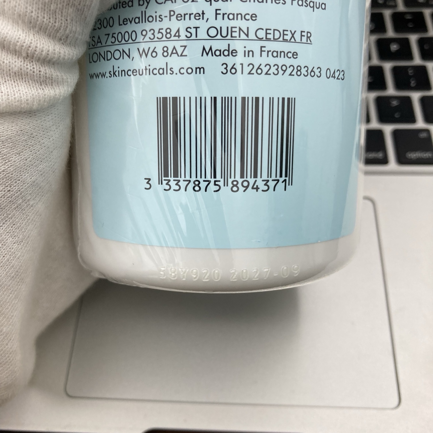 90💰
对版对味，正品直供，带塑封+泡沫头✔️修丽可洗面奶院装700ml！