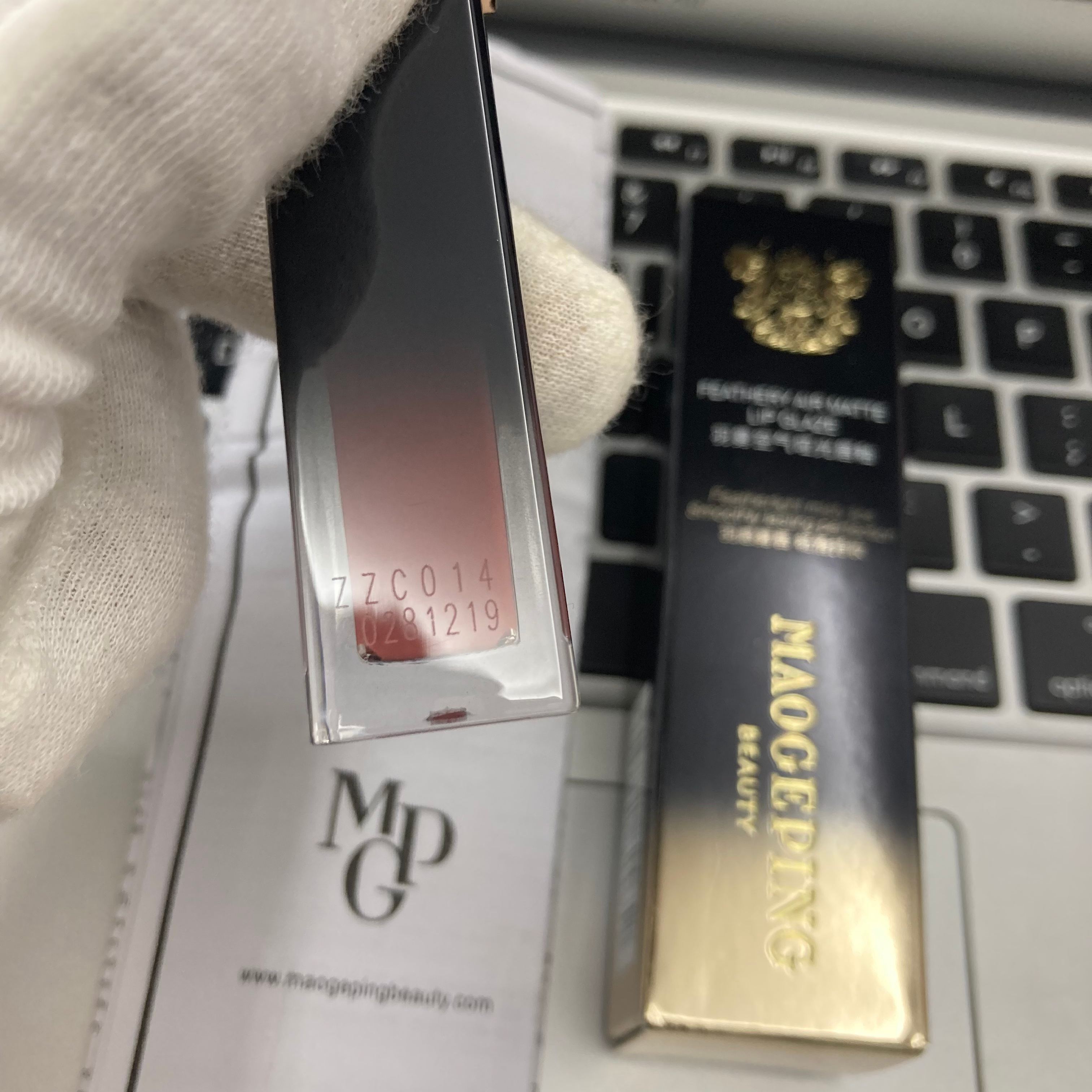 专柜品质/60💰包邮
毛戈平空气水光唇釉！色号：801-802-805-806-807。