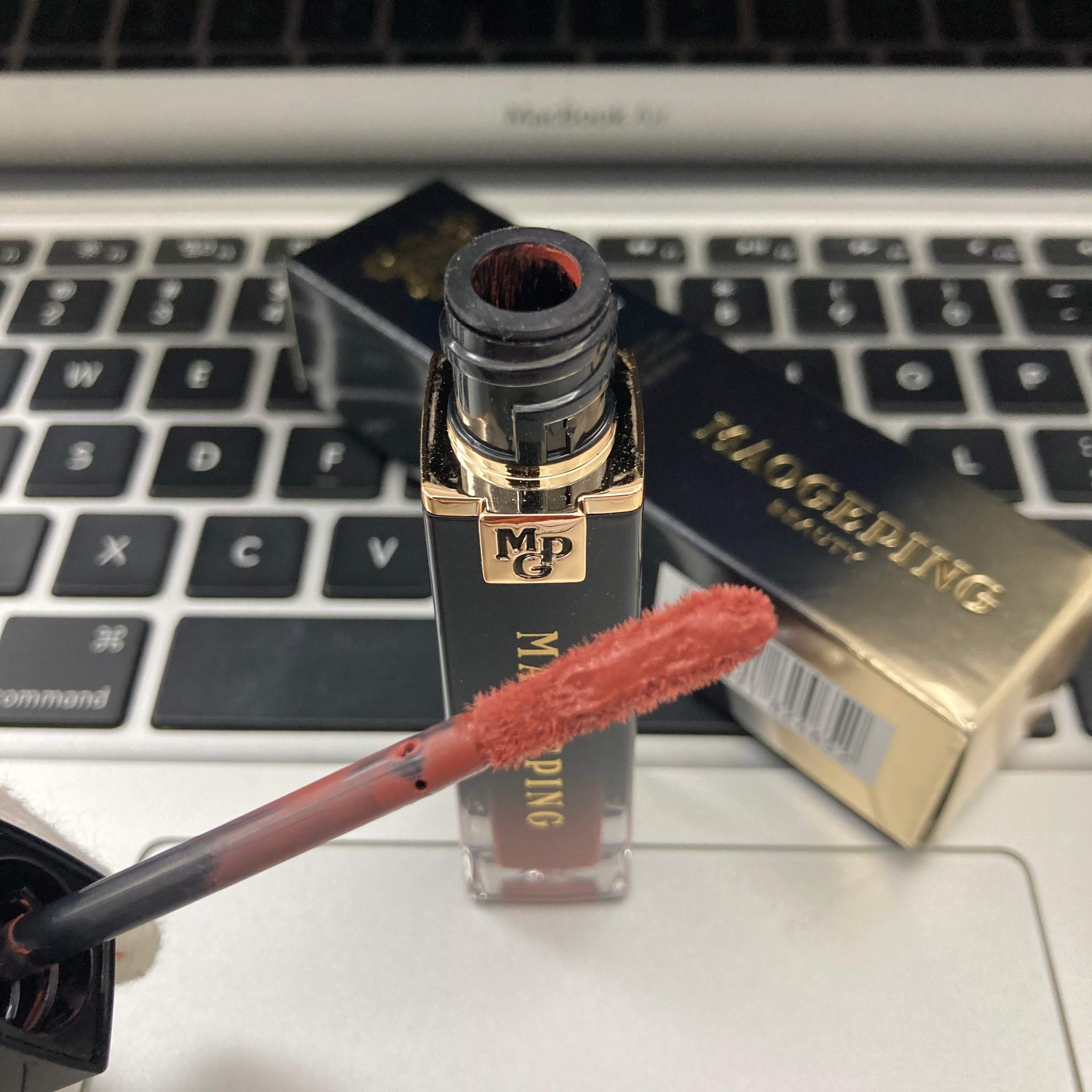 专柜品质/60💰包邮
毛戈平空气水光唇釉！色号：801-802-805-806-807。