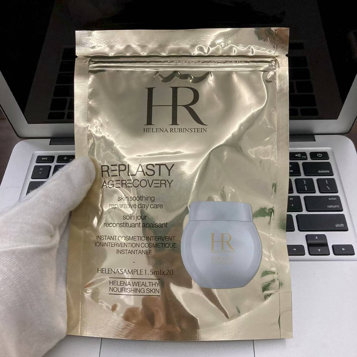 30! (Nota del pedido: bolsa de membresía de Helena Rubinstein con crema facial blanca en láminas) Bolsa de membresía de…