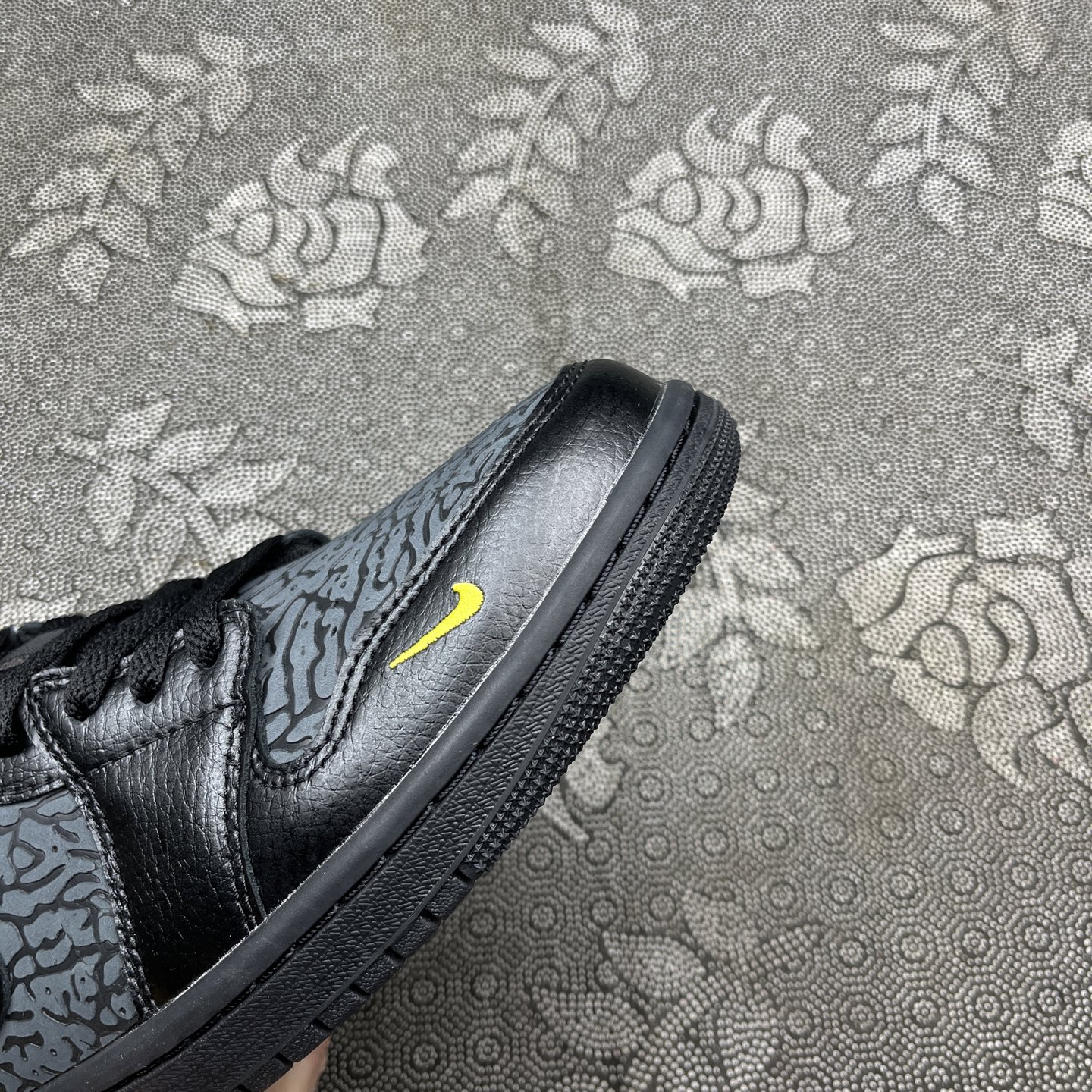 Air Jordan Low AJ1 乔1黑黄爆裂纹 低帮文化休闲运动板鞋 IM6568-010市面中低