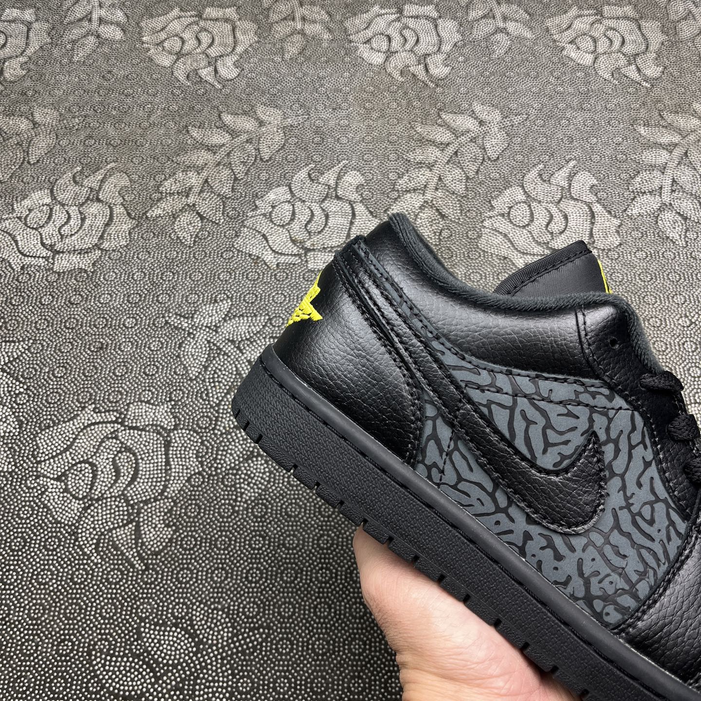 Air Jordan Low AJ1 乔1黑黄爆裂纹 低帮文化休闲运动板鞋 IM6568-010市面中低