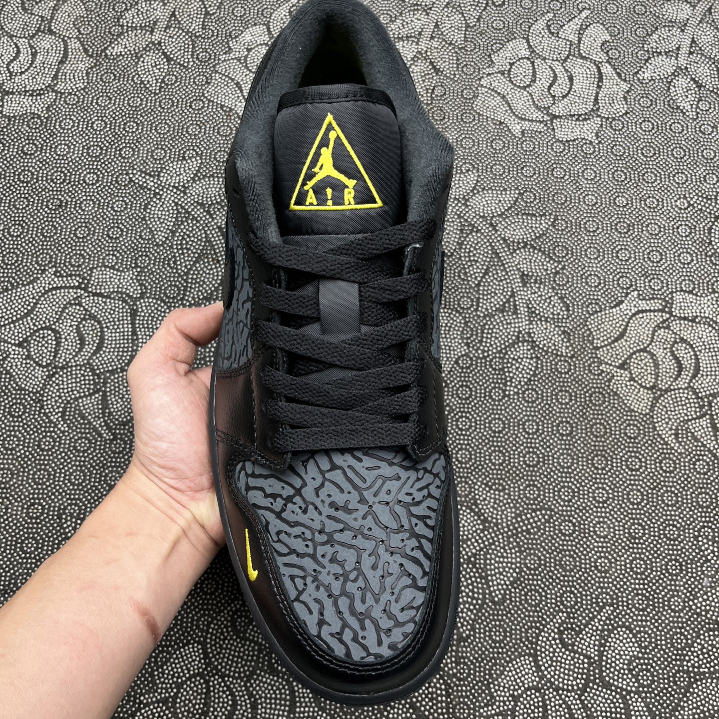 Air Jordan Low AJ1 乔1黑黄爆裂纹 低帮文化休闲运动板鞋 IM6568-010市面中低