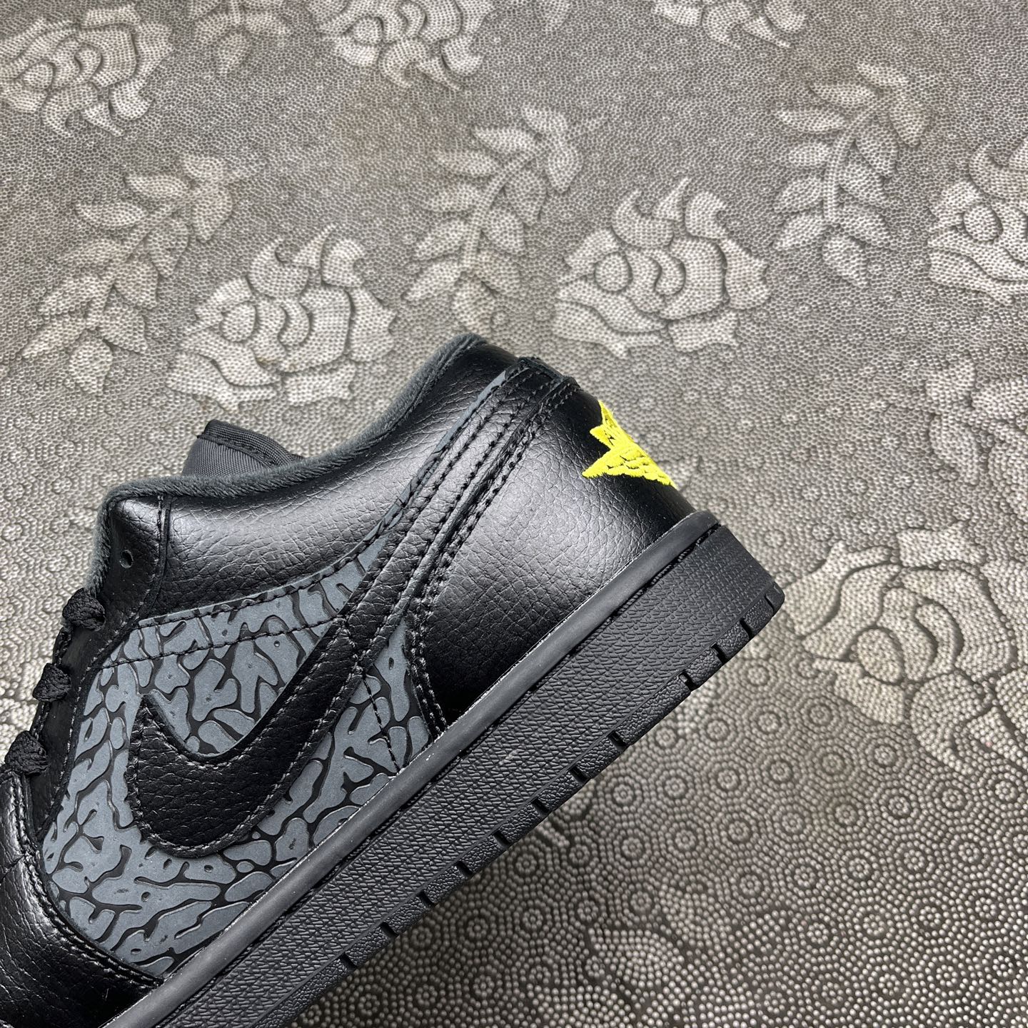 Air Jordan Low AJ1 乔1黑黄爆裂纹 低帮文化休闲运动板鞋 IM6568-010市面中低