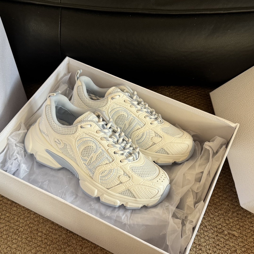 NO:224748,size 35-40 (41 custom made without return or exchange) Top version of Dior Chrono sneakers new product 24s star style mixed and matched with various materials Super easy to wear, sophisticated, dad shoes, dior, sneakers19860909size 35-40(41订做不退不换) 顶版Dior Chrono 运动鞋新品 24s 明星款 混合搭配各种材质 超好搭好穿 ,上脚绝绝子,老爹鞋,dior,sneakers,Women's Shoes