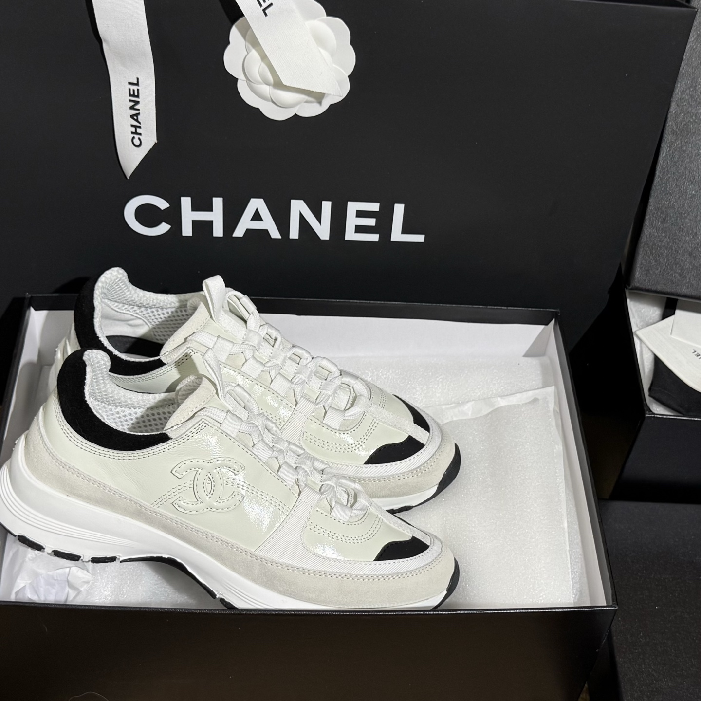 NO:670089,size: 35-40 (41 orders are non-refundable and non-exchangeable) CHANEL 25A is the new king model, it is hard to find a shoe in the cabinet. The upper is cowhide + cow suede, which is versatile and versatile. The TPU two-color molded outsole is light and tall, so it is not too easy to wear. The new design is refreshing, capable, fashionable and elegant. The counters are available in eight colors at the same time, casual shoes/sports shoes, chanel, sneakers, cowhide19860909size: 35-40 (41订做不退不换) CHANEL 25A上新王炸款,柜一鞋难求 鞋面牛皮+牛反绒万能百搭,TPU双色成型大底轻盈增高,不要太好穿,新设计清爽干练时尚优雅 专柜同步八色出,休闲鞋/运动鞋,chanel,sneakers,cowhide,Women's Shoes