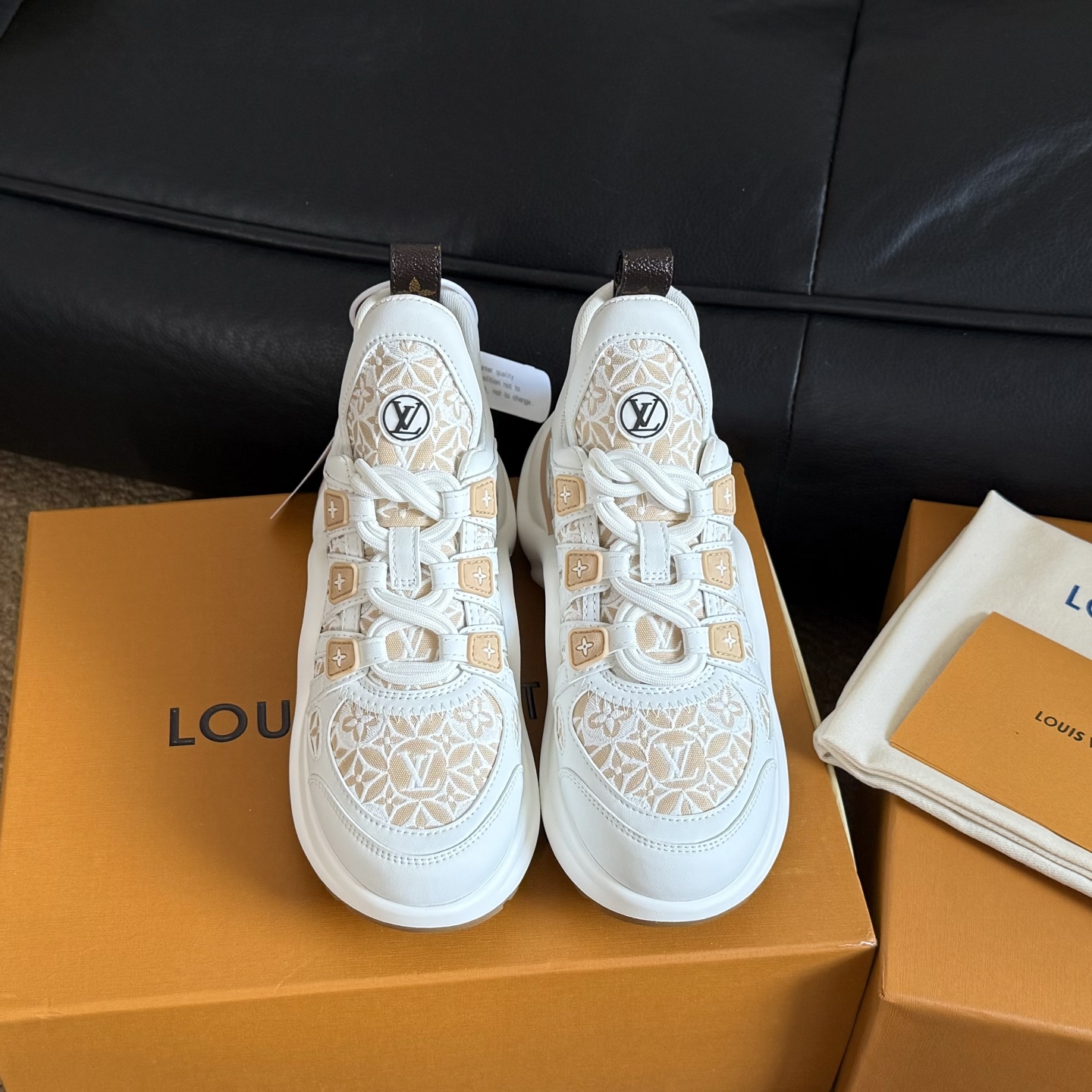 NO:670101,Donkey Brand's latest official website + new colors for casual sports dad shoes, new colors on the diamond cabinet simultaneously!  Imported cowhide splicing fabric, TPU floral leather, etc. Exclusive mold opening, two-color TPU combination outsole Size 35–40, full set of packaging., casual shoes/sports shoes, louis vuitton, sneakers, cowhide19860909驴牌 最新同步官网+色上新 休闲运动老爹鞋 同步钻柜上新色！ 进口牛皮拼接织物TPU花皮等 独家开模 双色TPU组合大底 Size35–40 全套包装.,休闲鞋/运动鞋,louis vuitton,sneakers,cowhide,Women's Shoes