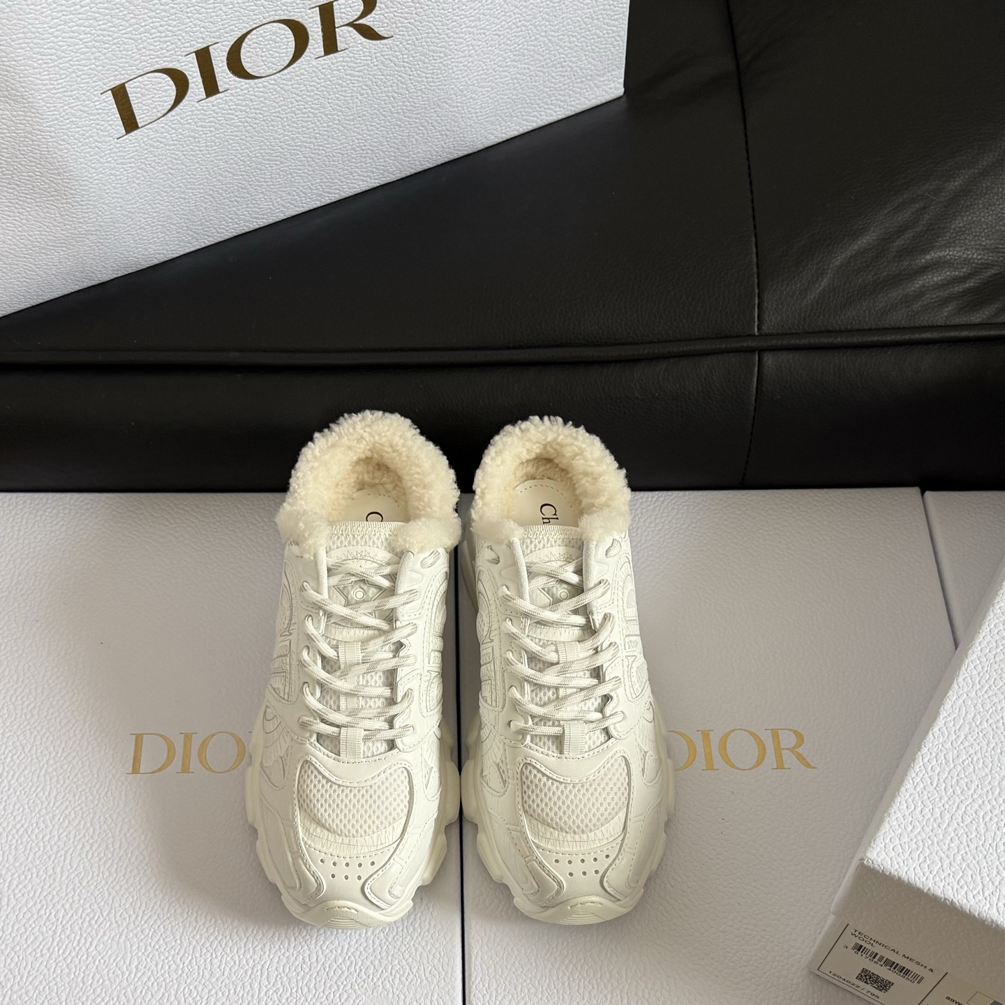 NO:670107,Plush style, size 35-45, top version of Dior Chrono sports shoes, new 24s, star style, mix and match various materials, super easy to wear, perfect for your feet, casual shoes/sneakers, dior, sneakers19860909加绒款 size 35-45 顶版Dior Chrono 运动鞋新品 24s 明星款 混合搭配各种材质 超好搭好穿 ,上脚绝绝子,休闲鞋/运动鞋,dior,sneakers,Women's Shoes