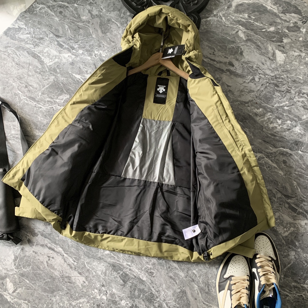 Moncler Luxury Designer Handbag Shoulder Crossbody Bag crafted in 9