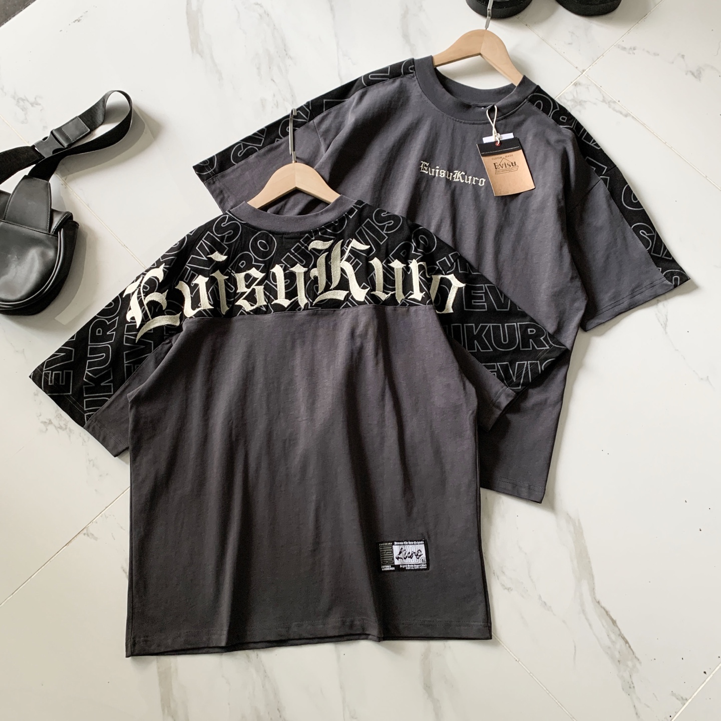 EvisuKuro Fushin 25 primavera/verano, camiseta de cuello redondo con mangas cortas, etiqueta horizontal bordada, etique…