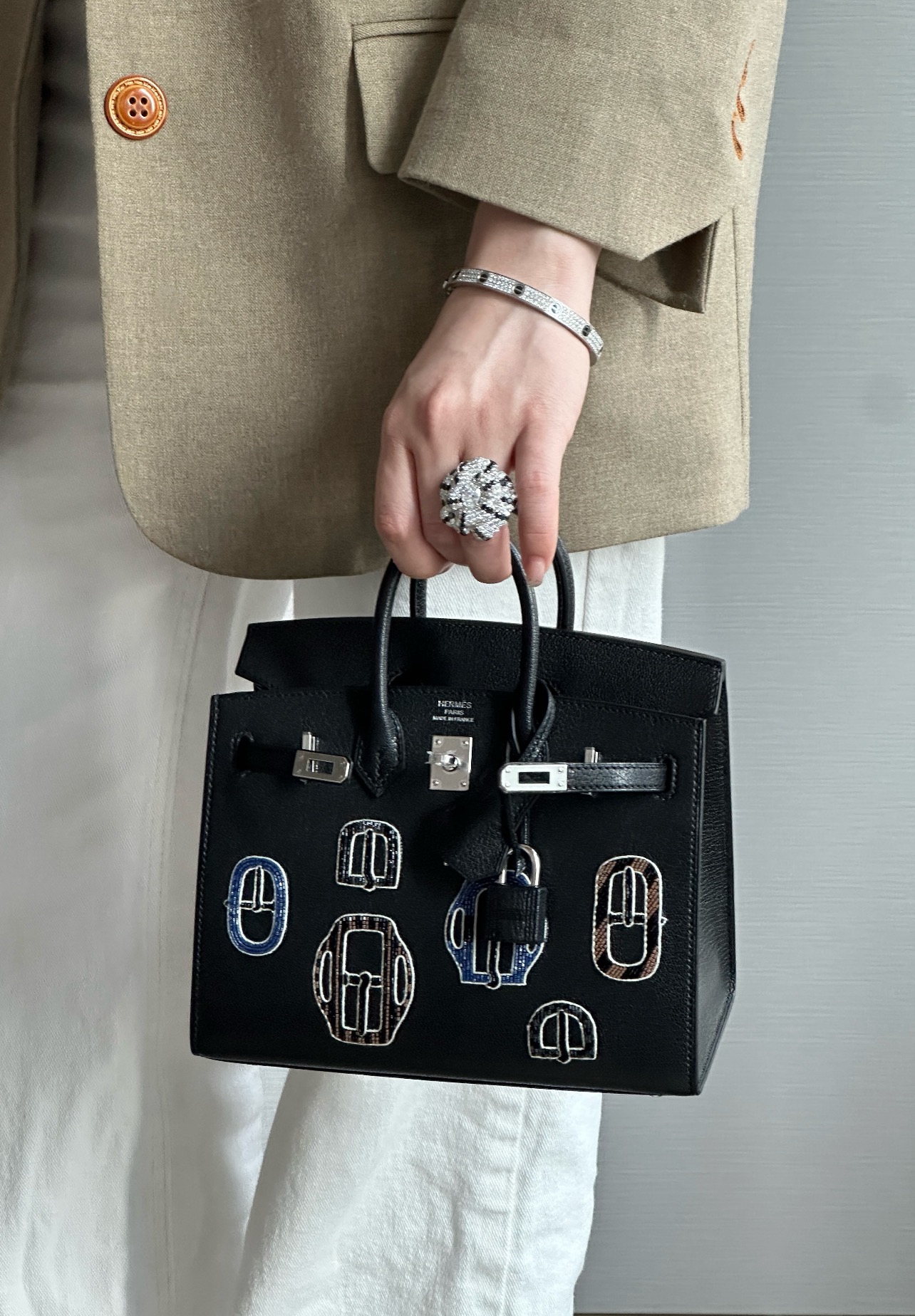 Hermès Product _d8wqfFueQAny3YVtGZHgoz6mo-BGDYwxZF9l73g