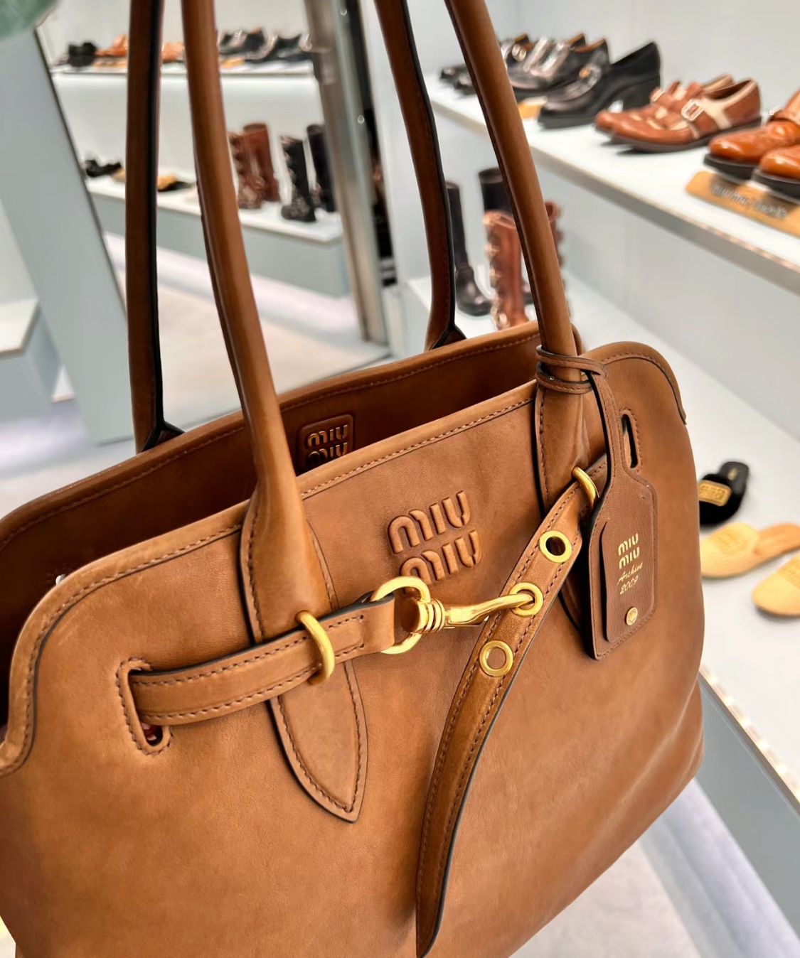 Miu Miu Autumn/Winter collection tote bag featuring signature printed - Comprehensive 9