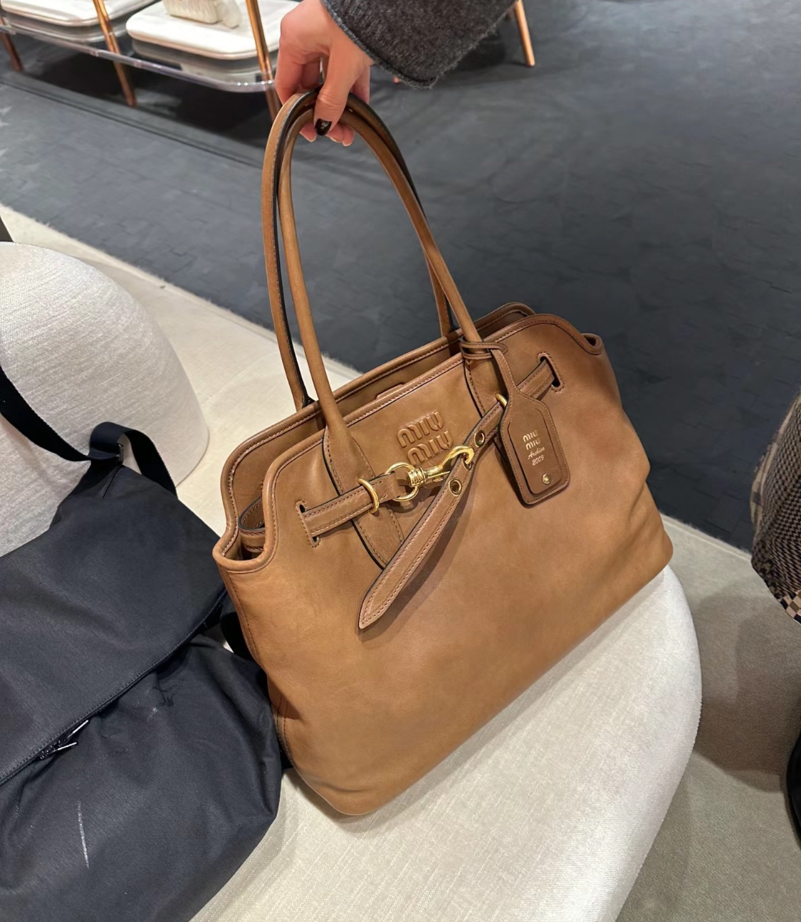 Miu Miu Autumn/Winter collection tote bag featuring signature printed - Comprehensive 8