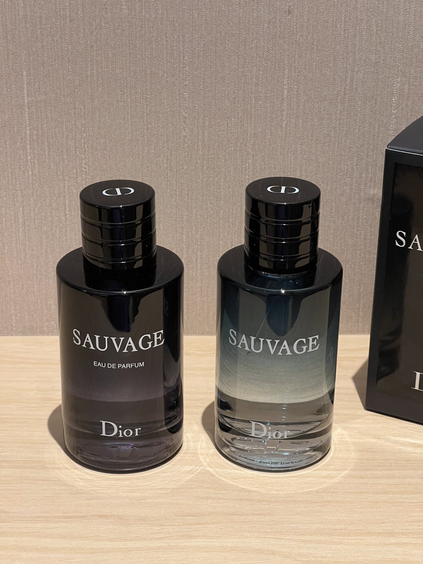 分为旷野香精版/旷野淡香水两种浓度 6