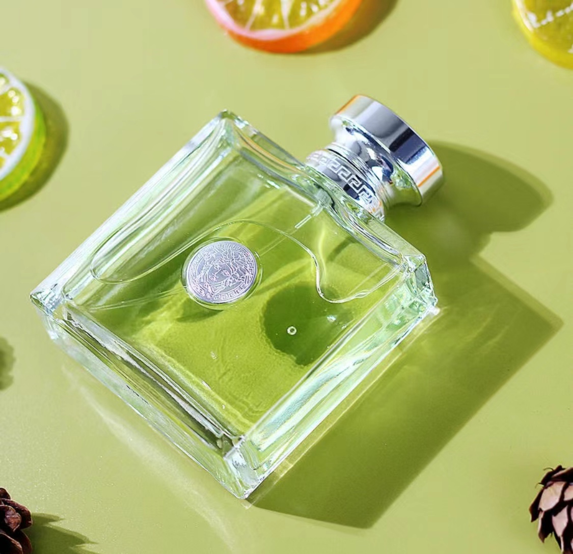 Frequently compared to Chanel Chance Eau Fraîche, this fragrance shares - Comprehensive