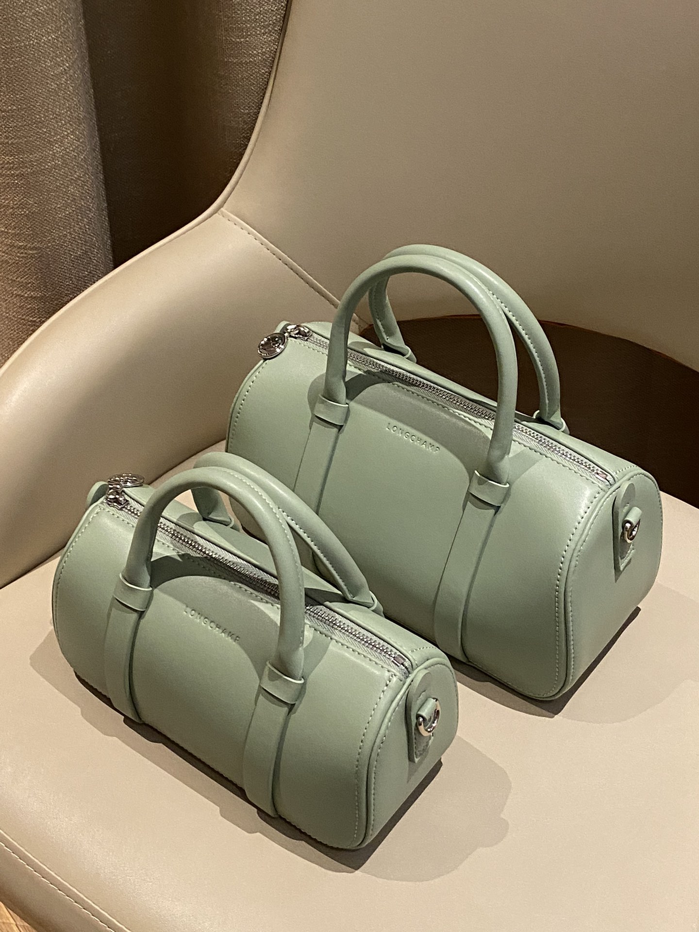 Available in five colors. - Comprehensive 3