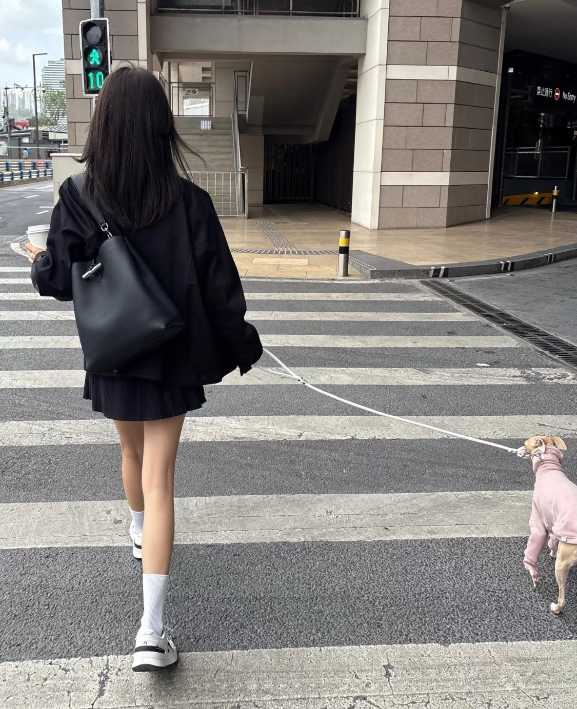 reminiscent of the iconic luxury bucket bag silhouette - Comprehensive 8
