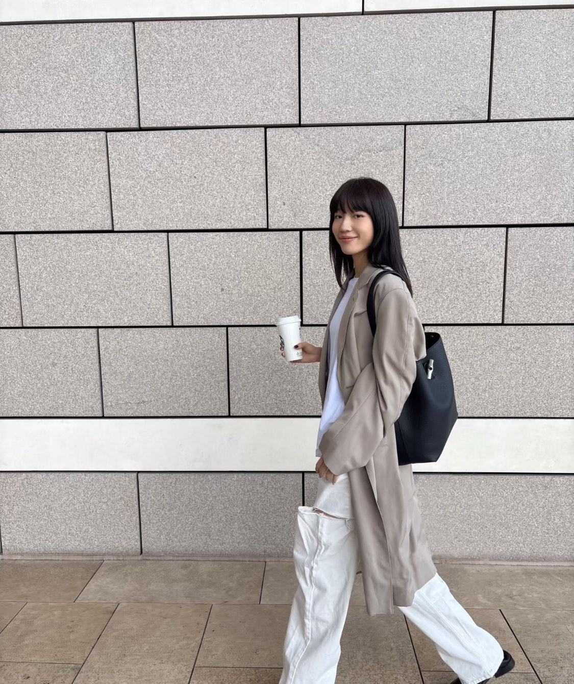 reminiscent of the iconic luxury bucket bag silhouette - Comprehensive 4