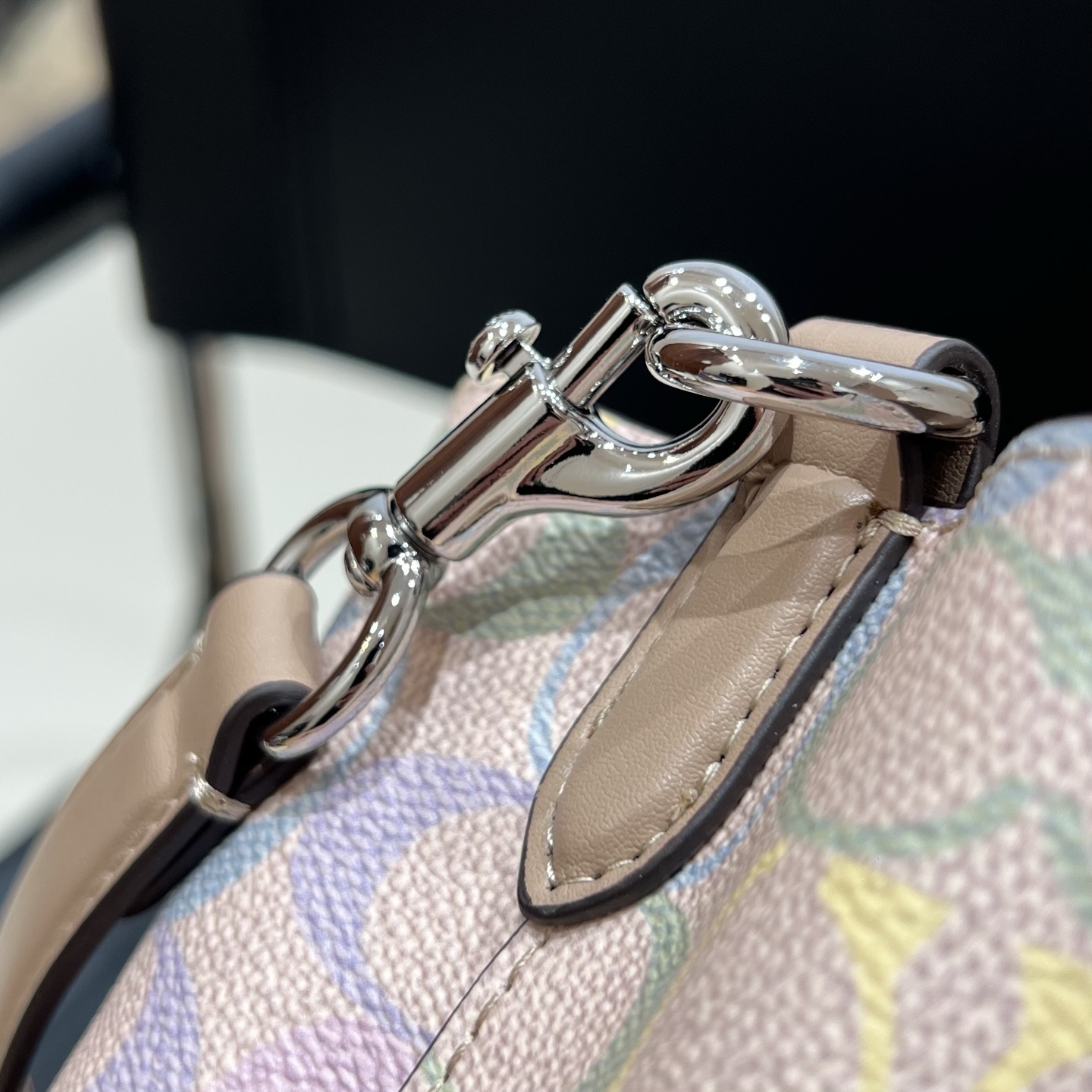 _dnn9sNV8C1B4PiMMhTviklsmyrU_UOB43pGYTEw