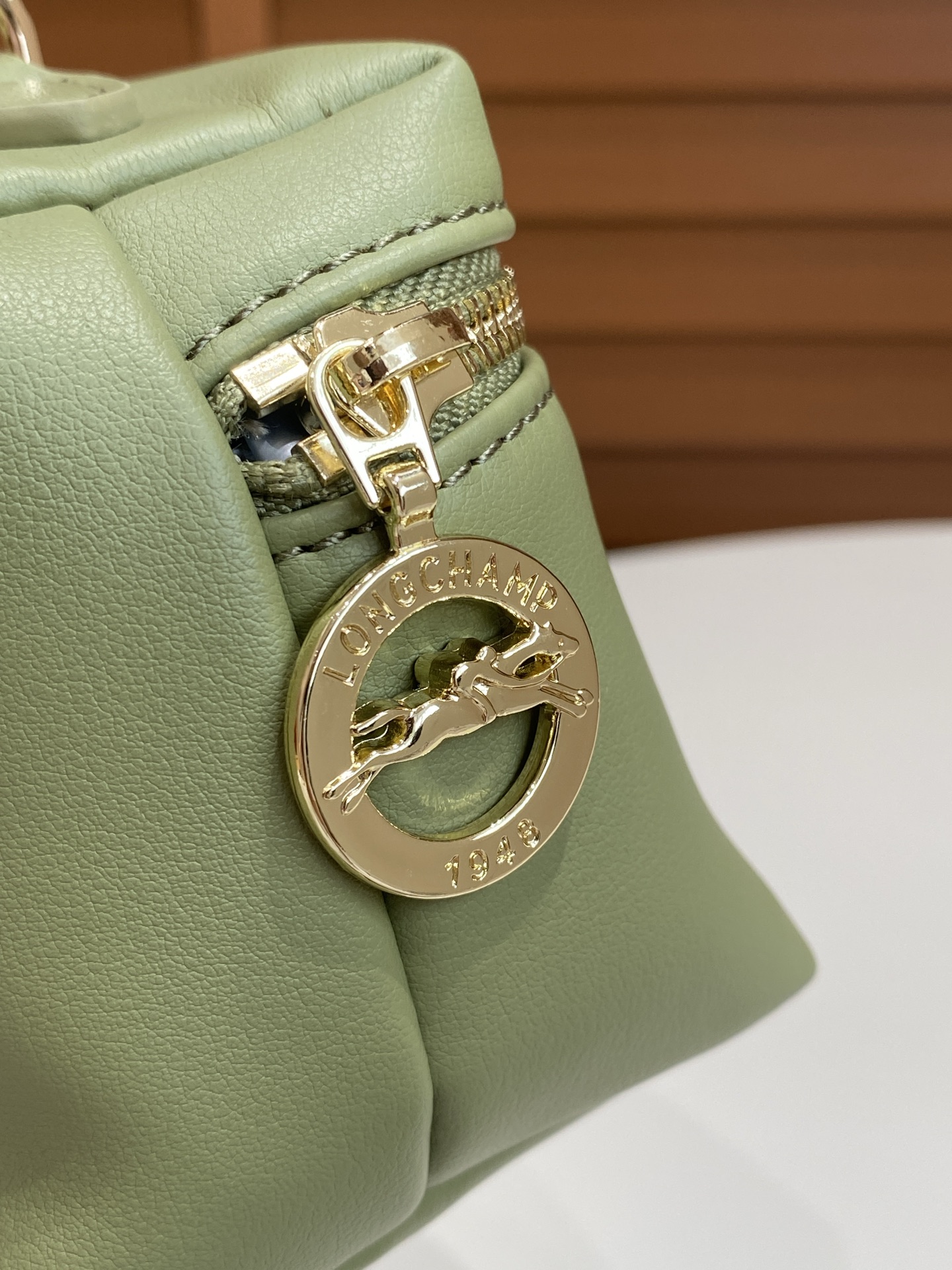 诺悠翩雅 Loro Piana 高定典藏名品高定成衣时装外套连衣裙衬衫T恤 #AE4D5E2C
