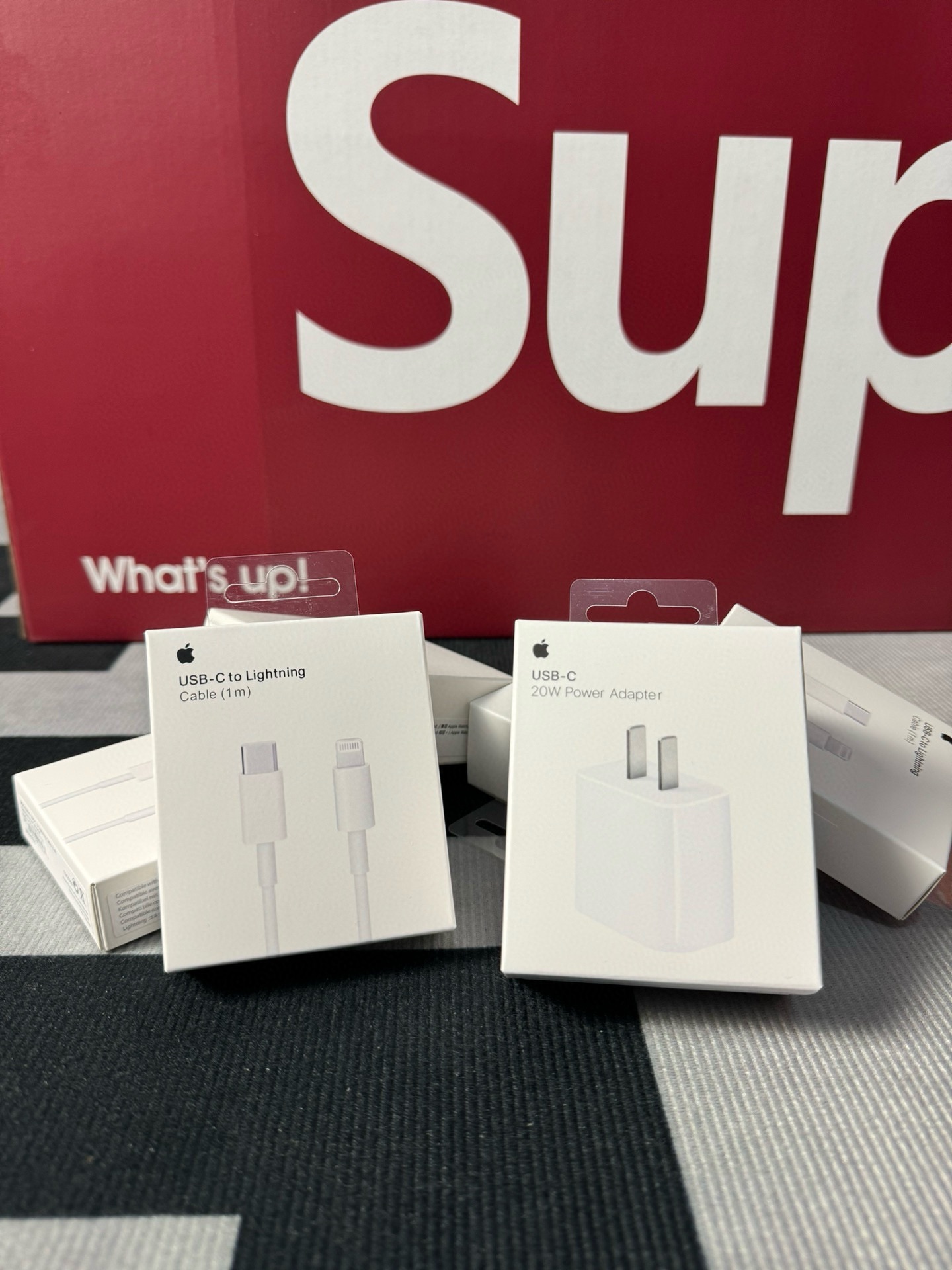 供货价:23💰『苹果20w快充』华强北终瑞供应,独家实拍素材,保证48小时物流,
源头供应独家实拍，⚠️售后要扣除包装费用如果有损坏的情况下哦（售后要扣除5运费5包装费哦）
苹果快充组合🔋国内代购卖100多的渠道货！ 🔥认证原装数据线+充电头&hellip;全面兼容ios所有系统
全面兼容苹果任何版本升级👍不是市场的垃版圾本数据哦线！区市别场通货注辨意识

我真完的全是因自为己要用才来分享，价格实又惠👊出门没有套充电数器据线在身一边点安感全都没有啊！！！

天下武功唯快不破20W快充套装💥原材质真材实料，质量稳定充电速度媲美原充~
