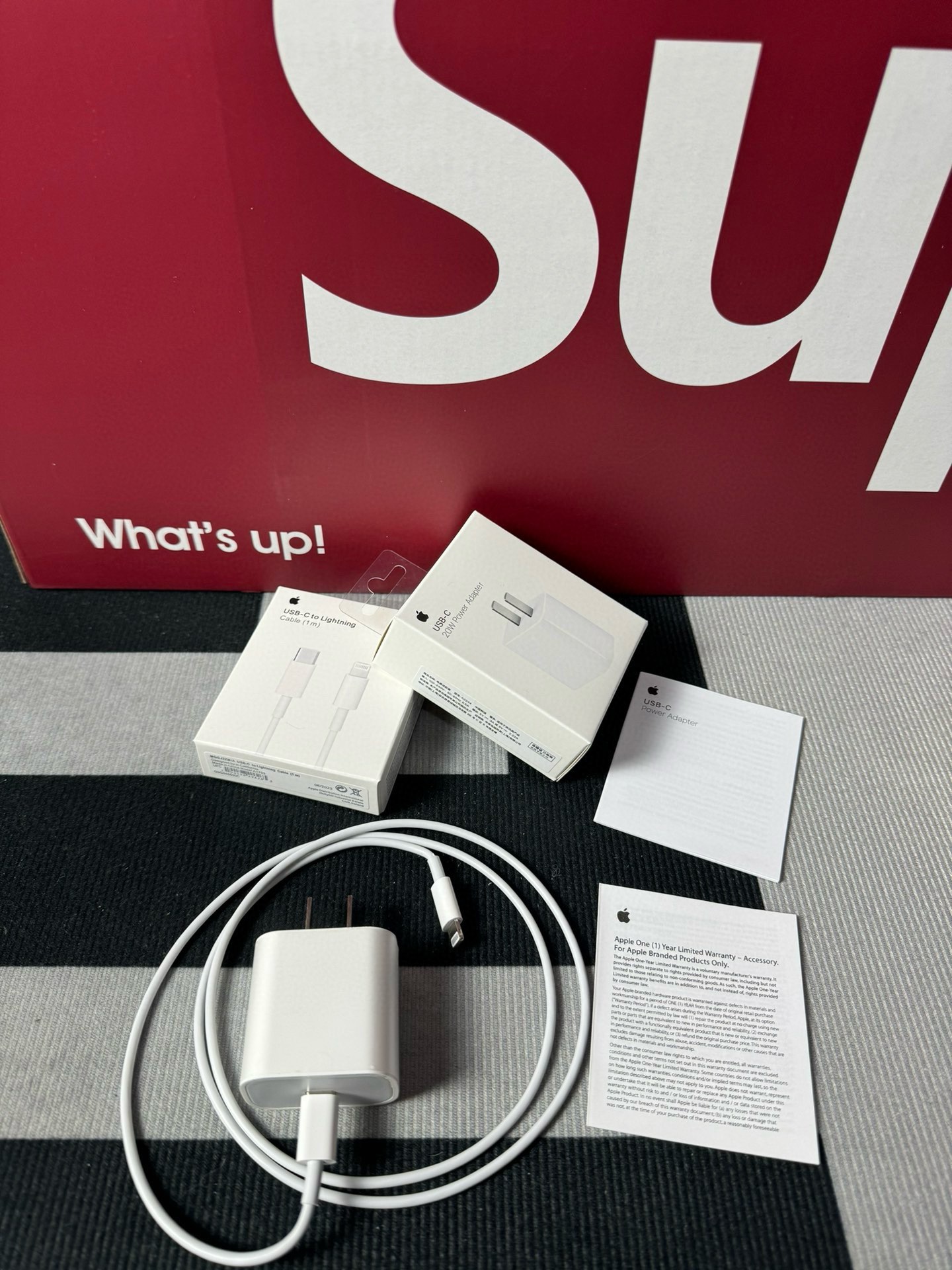 供货价:23💰『苹果20w快充』华强北终瑞供应,独家实拍素材,保证48小时物流,
源头供应独家实拍，⚠️售后要扣除包装费用如果有损坏的情况下哦（售后要扣除5运费5包装费哦）
苹果快充组合🔋国内代购卖100多的渠道货！ 🔥认证原装数据线+充电头&hellip;全面兼容ios所有系统
全面兼容苹果任何版本升级👍不是市场的垃版圾本数据哦线！区市别场通货注辨意识

我真完的全是因自为己要用才来分享，价格实又惠👊出门没有套充电数器据线在身一边点安感全都没有啊！！！

天下武功唯快不破20W快充套装💥原材质真材实料，质量稳定充电速度媲美原充~
