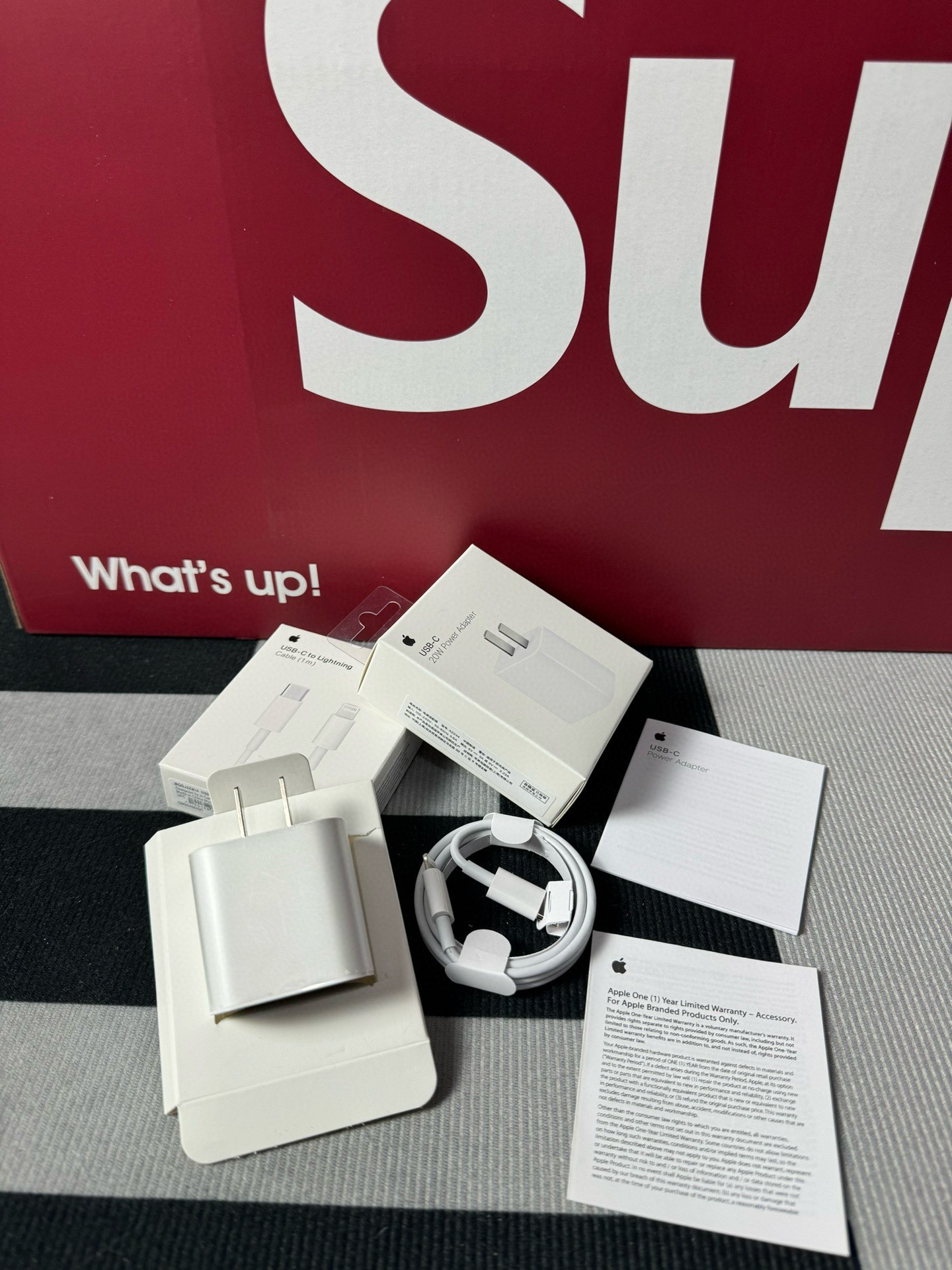 供货价:23💰『苹果20w快充』华强北终瑞供应,独家实拍素材,保证48小时物流,
源头供应独家实拍，⚠️售后要扣除包装费用如果有损坏的情况下哦（售后要扣除5运费5包装费哦）
苹果快充组合🔋国内代购卖100多的渠道货！ 🔥认证原装数据线+充电头&hellip;全面兼容ios所有系统
全面兼容苹果任何版本升级👍不是市场的垃版圾本数据哦线！区市别场通货注辨意识

我真完的全是因自为己要用才来分享，价格实又惠👊出门没有套充电数器据线在身一边点安感全都没有啊！！！

天下武功唯快不破20W快充套装💥原材质真材实料，质量稳定充电速度媲美原充~
