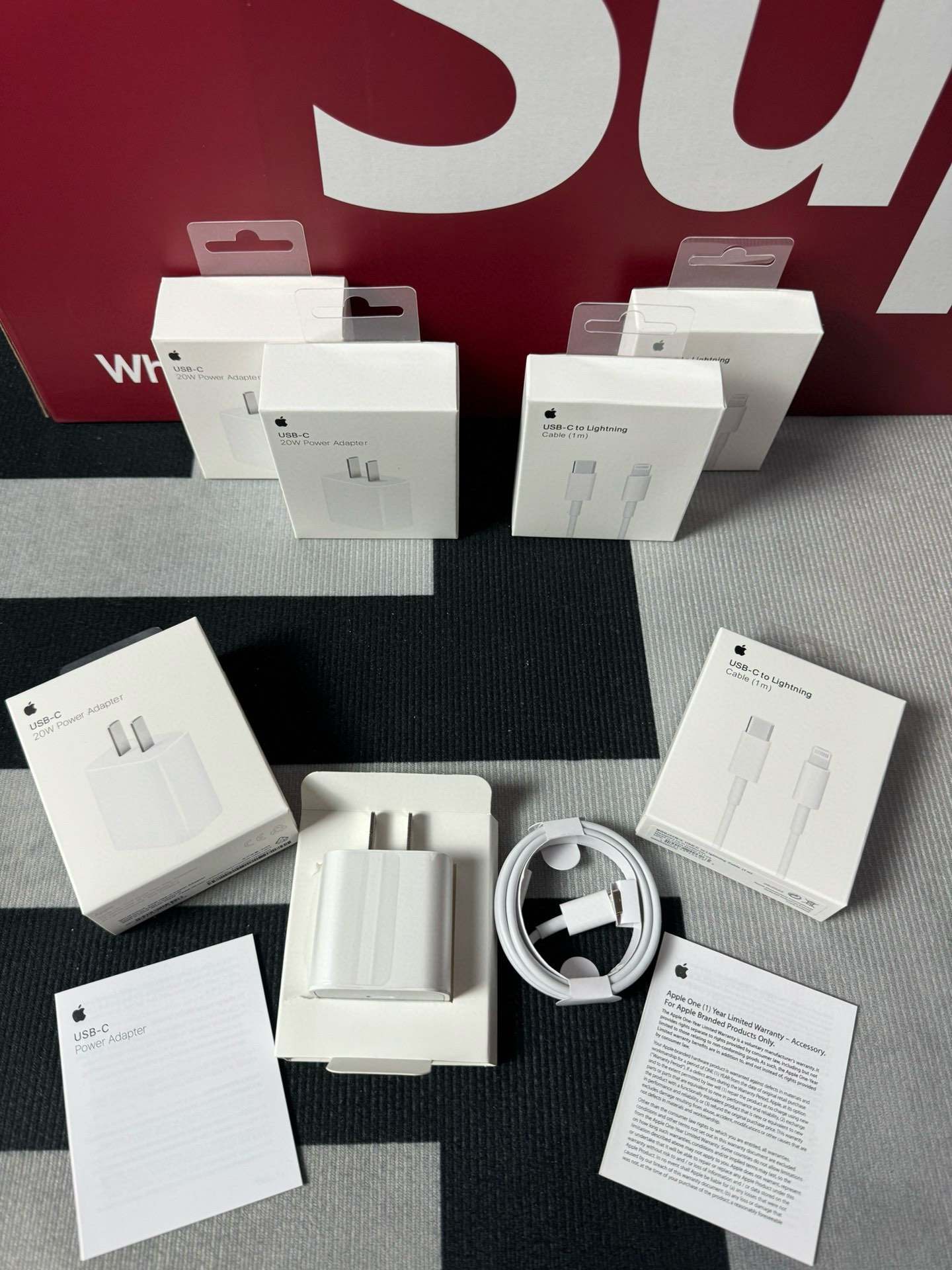 供货价:23💰『苹果20w快充』华强北终瑞供应,独家实拍素材,保证48小时物流,
源头供应独家实拍，⚠️售后要扣除包装费用如果有损坏的情况下哦（售后要扣除5运费5包装费哦）
苹果快充组合🔋国内代购卖100多的渠道货！ 🔥认证原装数据线+充电头&hellip;全面兼容ios所有系统
全面兼容苹果任何版本升级👍不是市场的垃版圾本数据哦线！区市别场通货注辨意识

我真完的全是因自为己要用才来分享，价格实又惠👊出门没有套充电数器据线在身一边点安感全都没有啊！！！

天下武功唯快不破20W快充套装💥原材质真材实料，质量稳定充电速度媲美原充~
