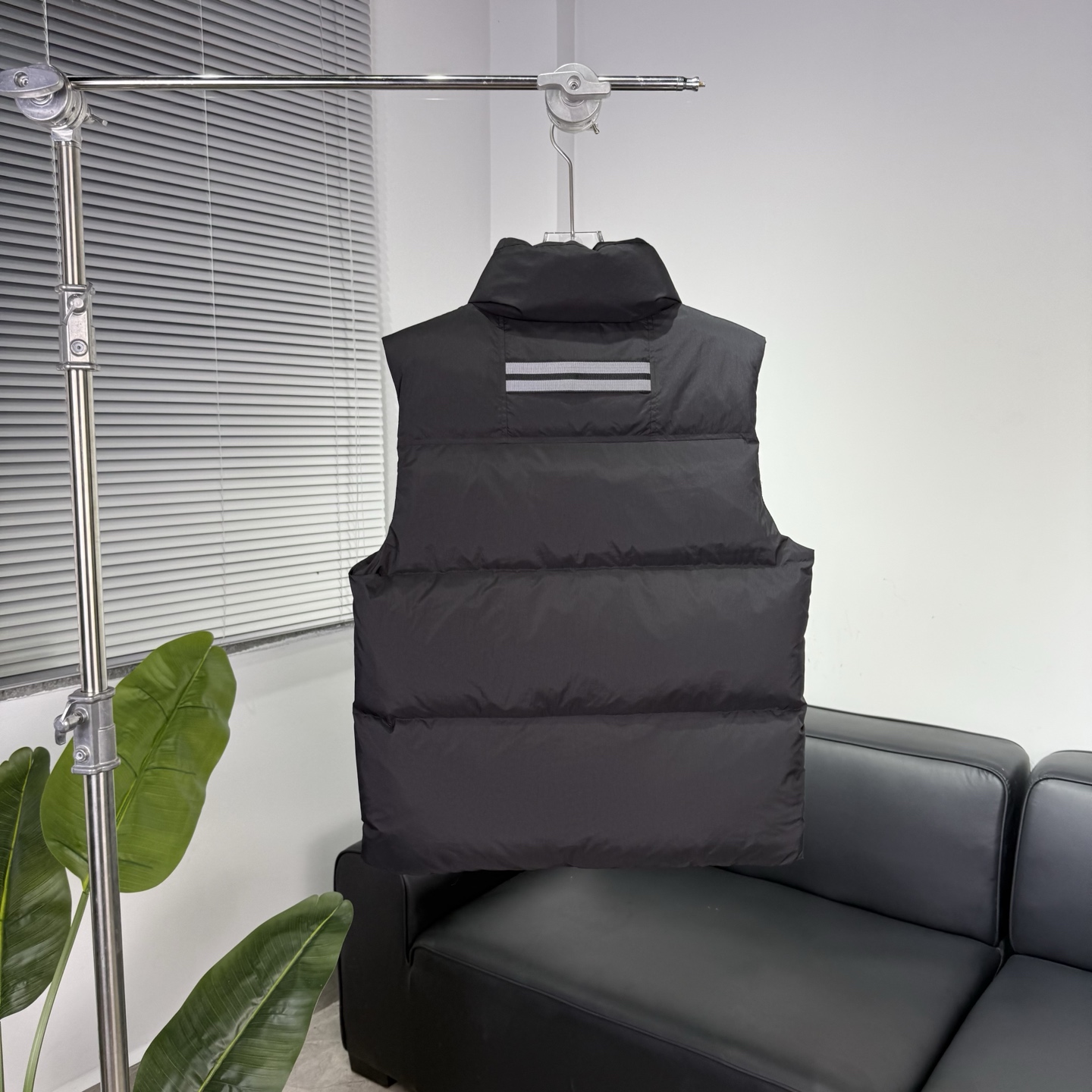 Canada Goose Lawrence Padded Gilet Vest - Durable & Quilted, All-Season Essential 7 i1757400028850 2901 0 5
