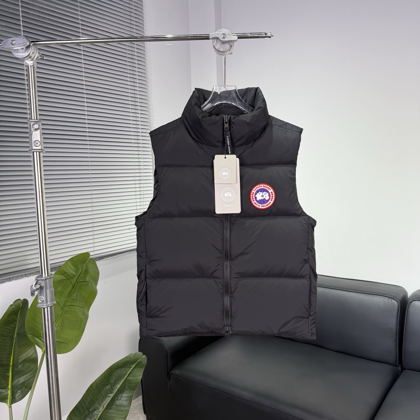Canada Goose Lawrence Padded Gilet Vest - Durable & Quilted, All-Season Essential 2 i1757400028850 4198 0 0