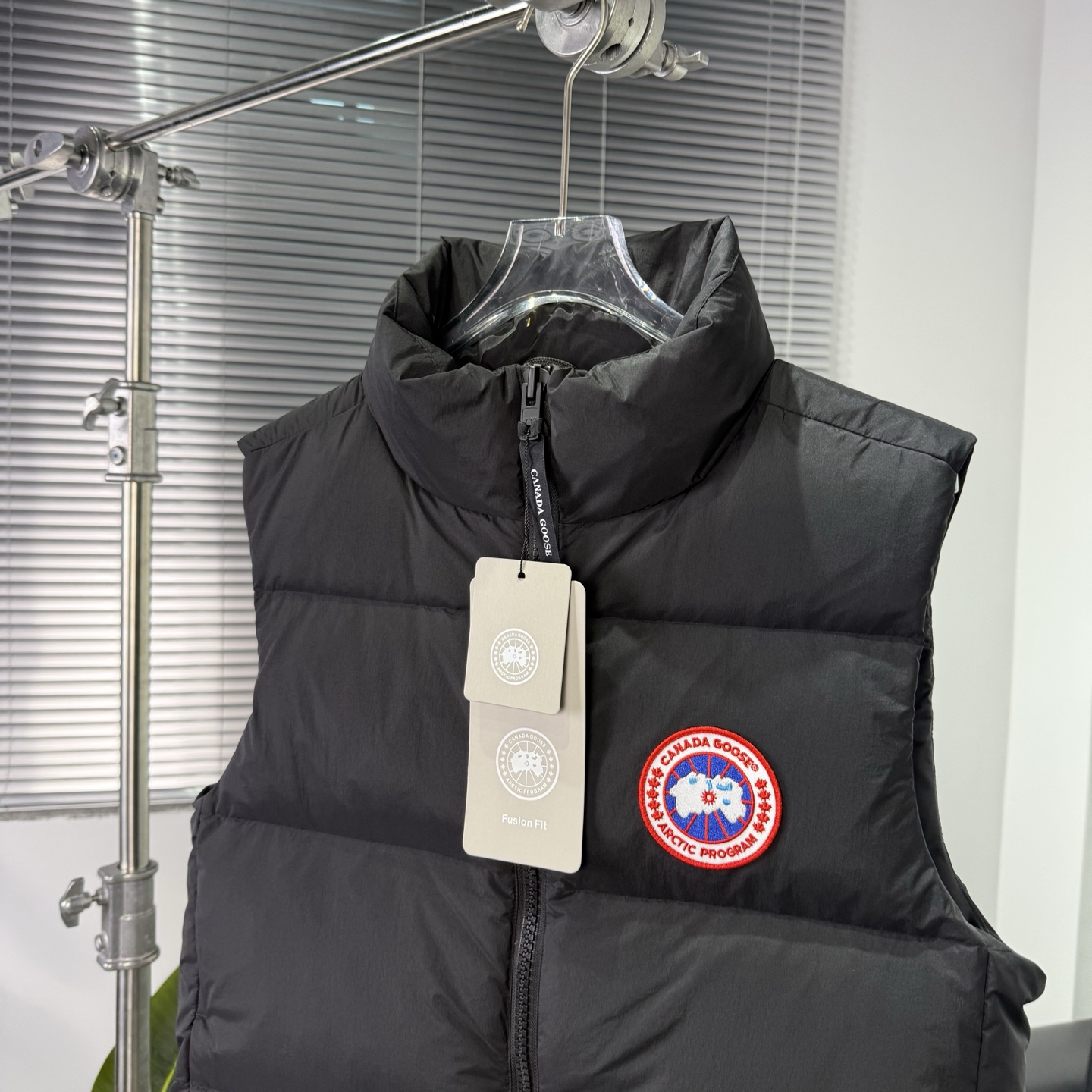 Canada Goose Lawrence Padded Gilet Vest - Durable & Quilted, All-Season Essential 4 i1757400028850 4830 0 2