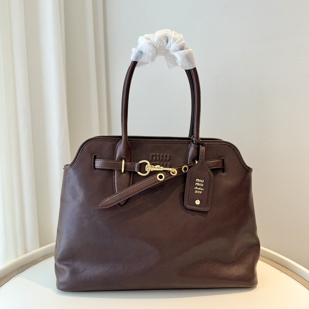 P980 5BG291, nuevo bolso tote de estilo vintage muy popular, confeccionado en nueva piel de cordero suave, de textura s…