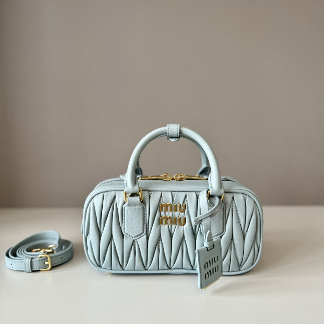 P740 5BB142 Miumiu nuevo bolso de bolos, promocionado en la web oficial, definitivamente el estilo más popular de este …