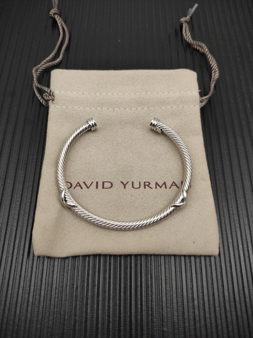 NO:664025,David Yurman silver 4mm double x bracelet. No. DYSZ-379, jewelry boutique, bracelet19860909David Yurman银色 4mm 双x手镯.  编号 DYSZ-379,饰品精品,bracelet,Jewelry