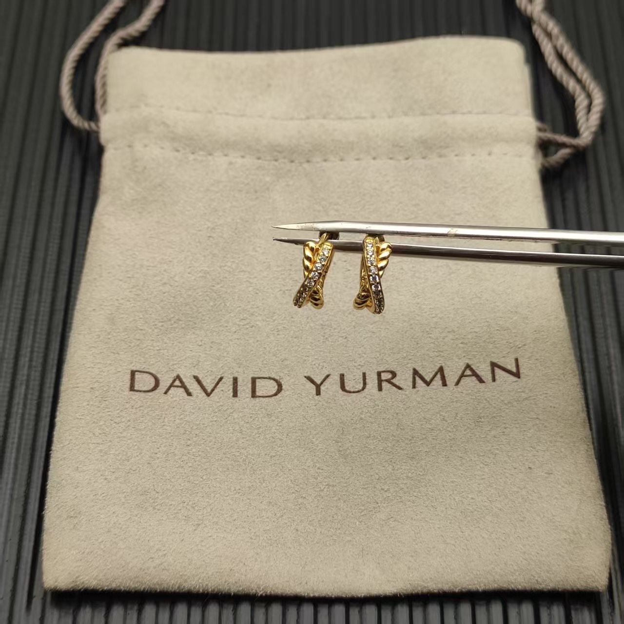 NO:879582,David Yurman 12.4mm gold diamond wrapped single wire earrings, jewelry boutique, earrings19860909David Yurman 12.4mm 金色带钻缠绕单线耳环,饰品精品,earrings,Jewelry