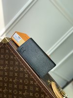 New
 Louis Vuitton Wallet Card pack Black Ostrich Leather N82509