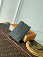 Louis Vuitton Wallet Card pack Black Ostrich Leather N82510