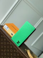 New 2023 
 Louis Vuitton Online
 Wallet Card pack Green Ostrich Leather N82509