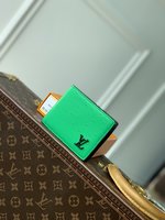 Louis Vuitton Wallet Card pack Green Ostrich Leather N82508