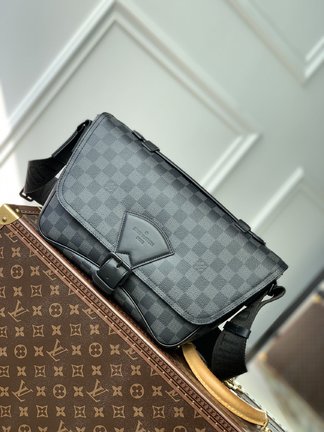 Louis Vuitton LV Montsouris Messenger Bags Black Grid Epi Calfskin Cowhide M46685