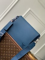 2023 AAA Replica uk 1st Copy
 Louis Vuitton Messenger Bags Blue Cowhide M23709