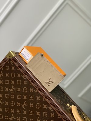Louis Vuitton New Wallet Card pack Apricot Color Cowhide M82084