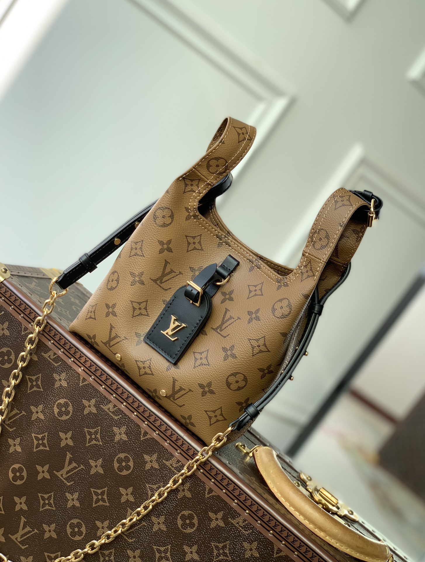 Louis Vuitton AAAAA
 Handbags Tote Bags Yellow Monogram Reverse Canvas Cowhide M46816