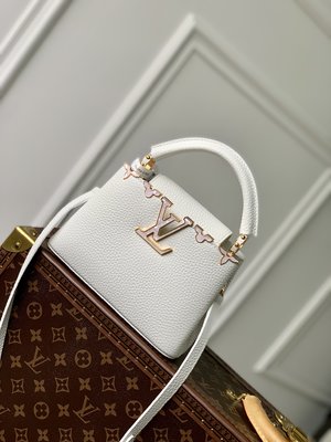 Louis Vuitton LV Capucines AAA Bags Handbags Taurillon Mini M23331