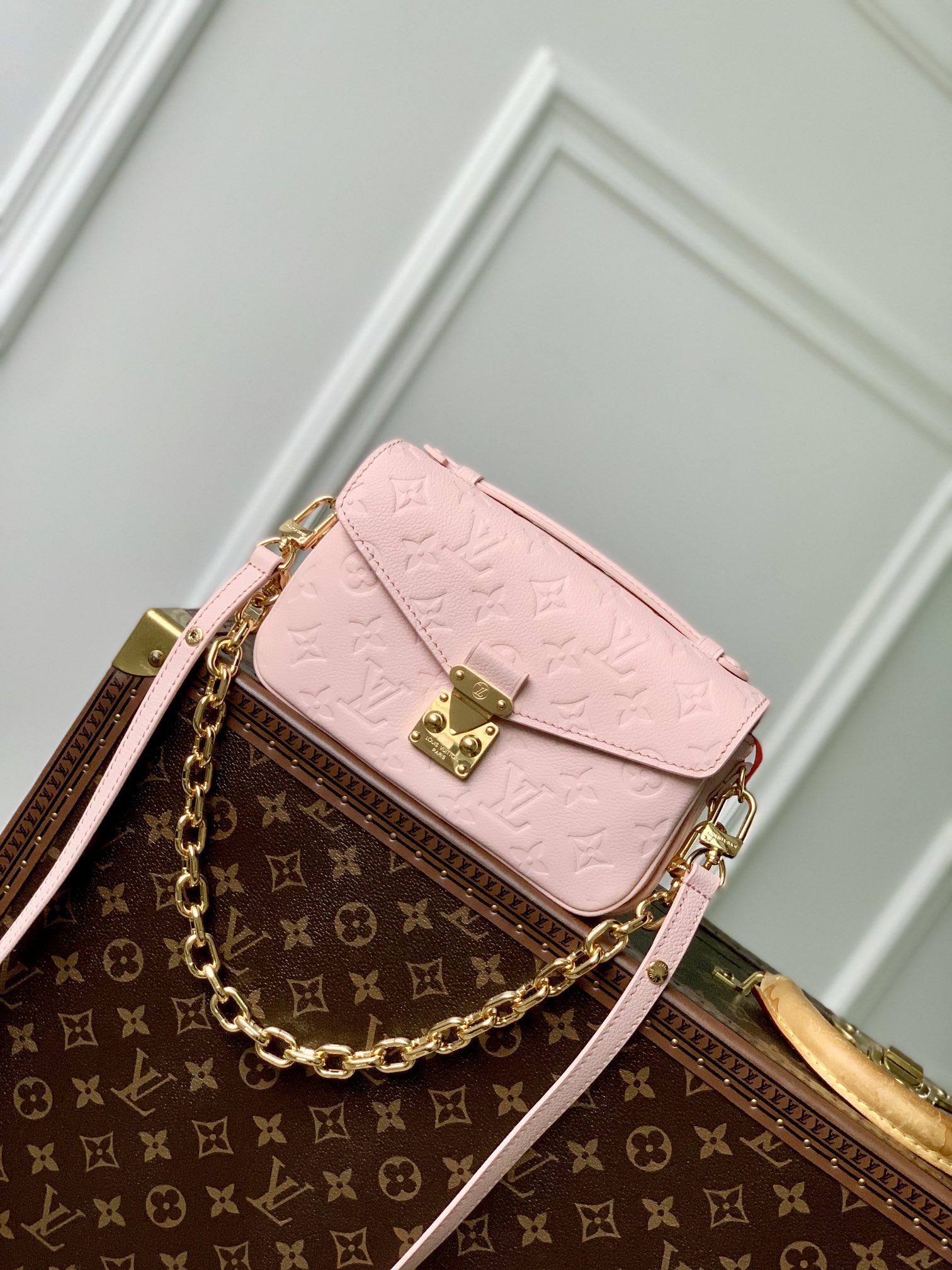 Louis Vuitton LV Pochette MeTis Sacs À Main Couleur rose Empreinte​ Cuir de vache M22942